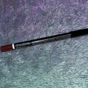 Max Studio Lip Liner - Bold Burgundy